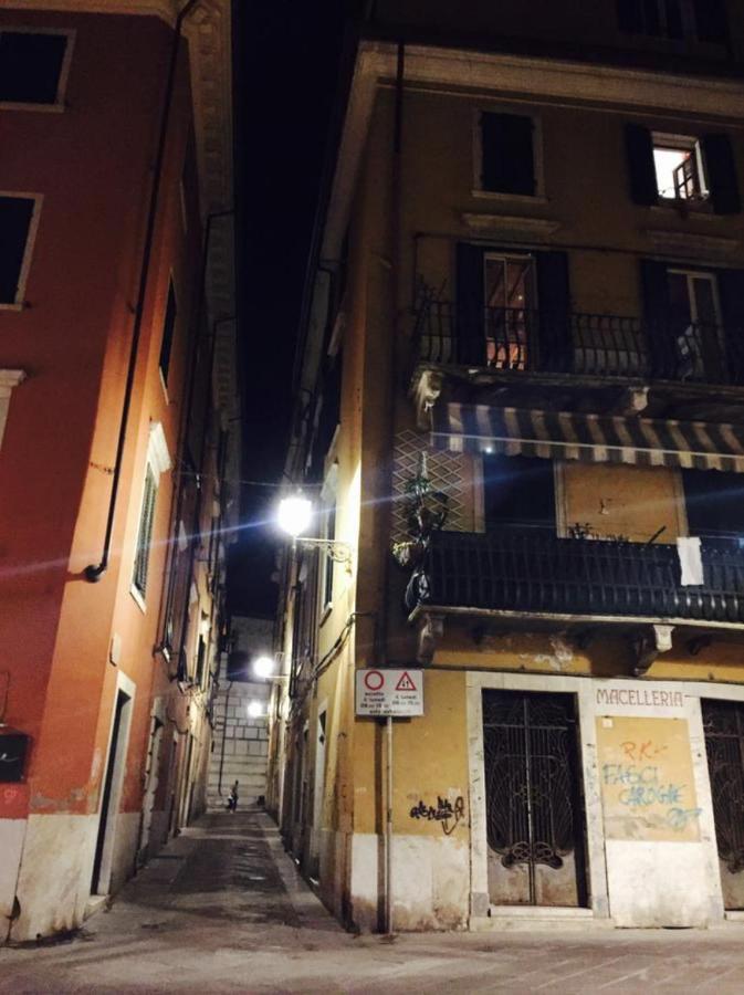 Stupenda Mansarda Centralissima, Finiture Di Lusso Carrara Buitenkant foto